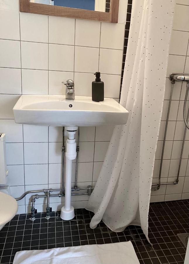Kaptenshuset Hotell 奇维克 外观 照片
