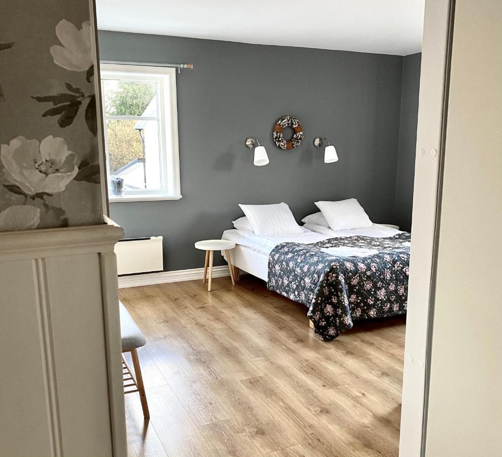 Kaptenshuset Hotell 奇维克 外观 照片