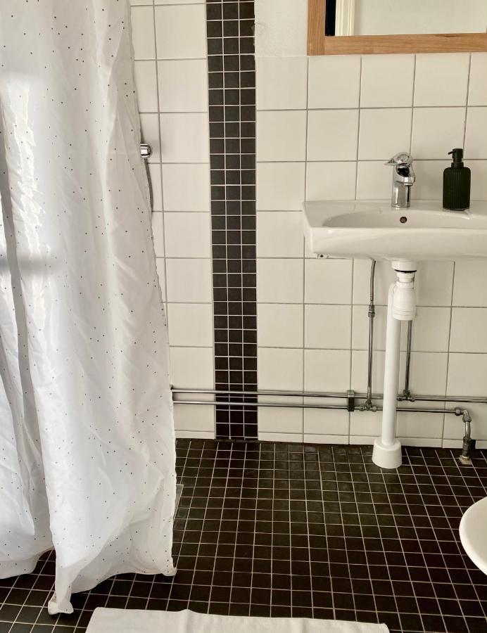 Kaptenshuset Hotell 奇维克 外观 照片