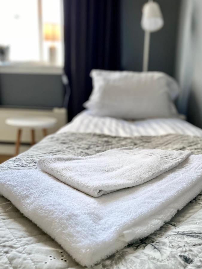 Kaptenshuset Hotell 奇维克 外观 照片
